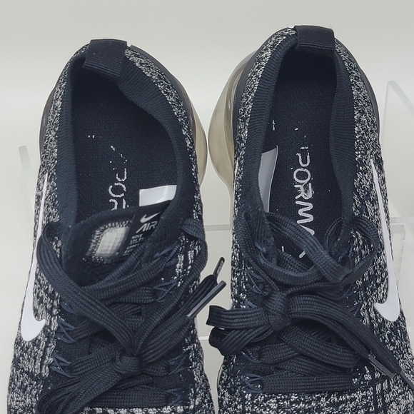 Nike Air VaporMax Flyknit 3 Womens Size 7 Athletic Shoes Sneakers AJ6910-001 - Picture 10 of 10